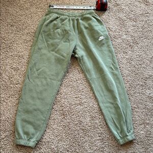 Nike Men's Olive Jogger Sweatpants - Green size L